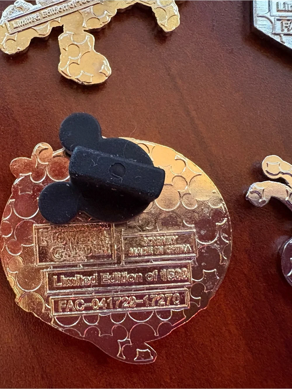 Disney Parks Limited Edition Flower and Garden 2018 Enamel Pin Set